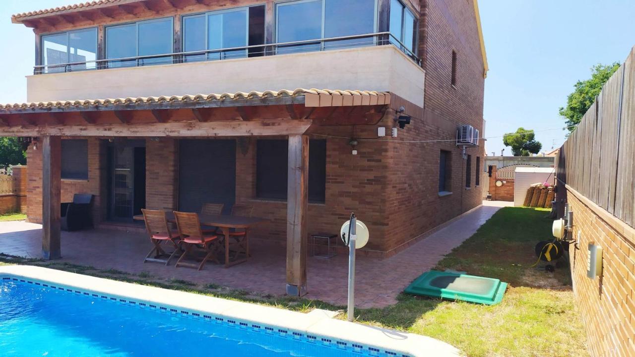 Chalet Moderno Con Piscina En Calafell Exterior foto