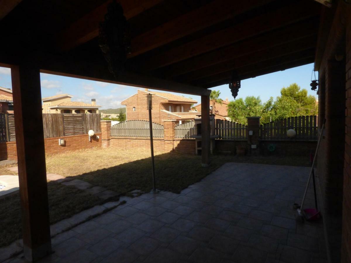 Chalet Moderno Con Piscina En Calafell Exterior foto
